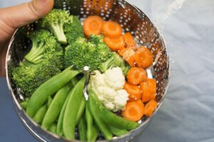 Jak przyprawić warzywa na parze?