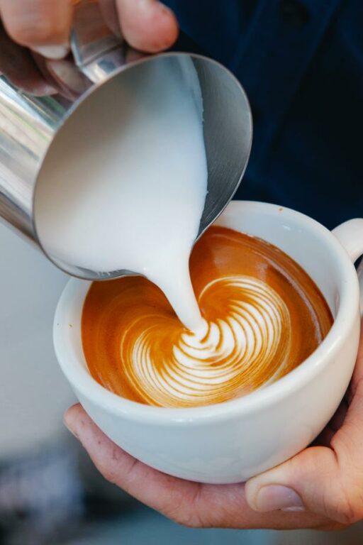 Tajemnice zawodu: Co robi barista i jak toster wpływa na sztukę kawowej wyrafinowania