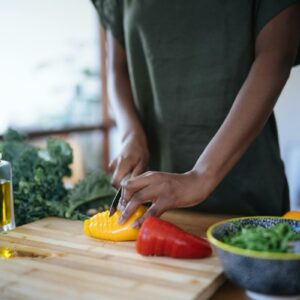 Odkryj smak: Jakie przyprawy dodać do warzyw na patelnię?