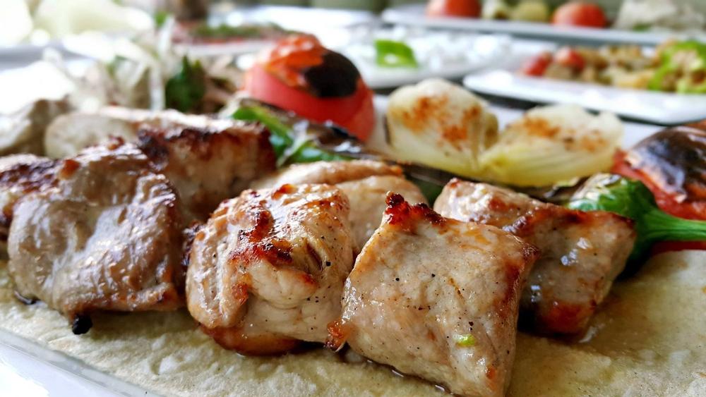 kebab preparation-6957e96f46fd4e3483a41db5e0a906d8.jpg kebab preparation