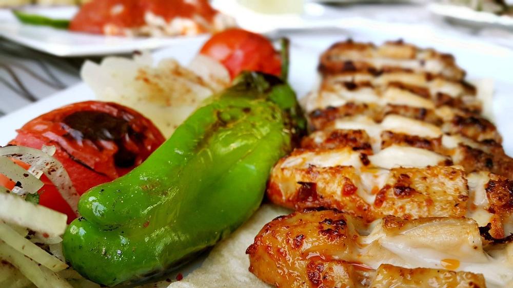 kebab preparation-6957e96f46fd4e3483a41db5e0a906d8.jpg kebab preparation