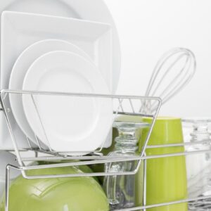 Suszarki i ociekacze do naczyń: nie tylko do kuchni bez zmywarki